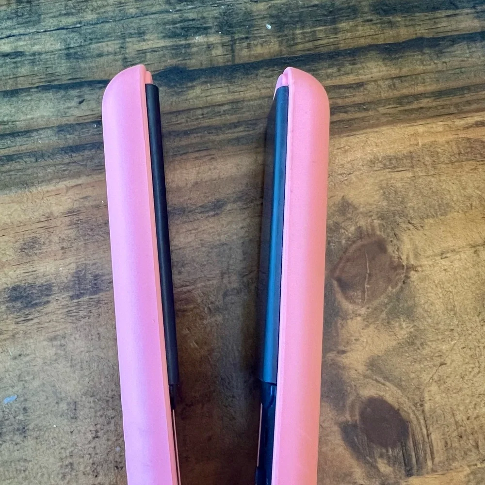 Amika Hair Flat Iron - Picture 3 of 7